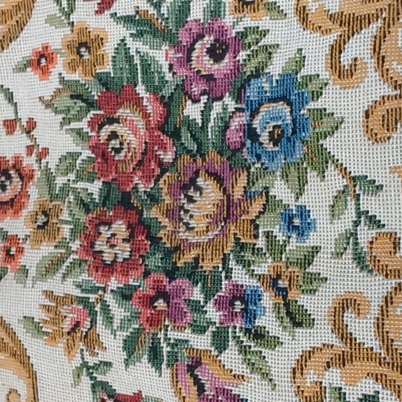 VGT,Hong Kong Walborg Mini Tapestry Floral Clutch With Metal Chain. - Picture 3 of 12